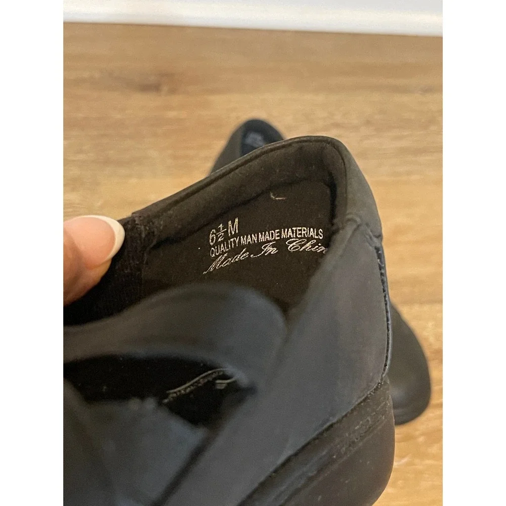 Easy Street Wise Black Mary Jane Strappy Buckle Flats Womens 6.5 M EUC‎